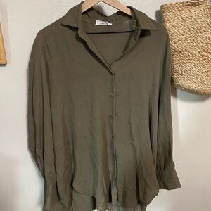 Carly Jean Los Angeles Coltan Green Button-Down Shirt